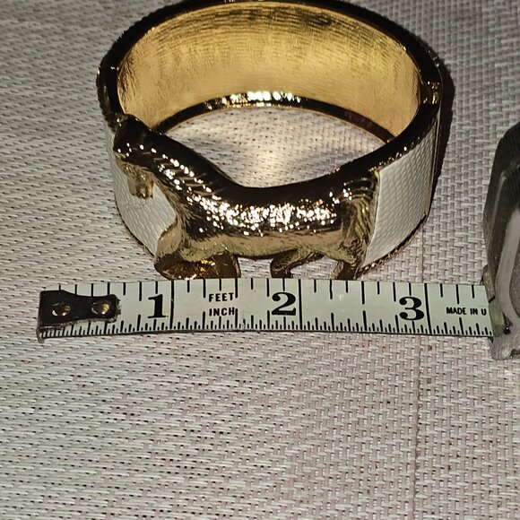 NWOT Gift for a Horse lover gold tone & white fashion bracelet with hinged close - Picture 6 of 8